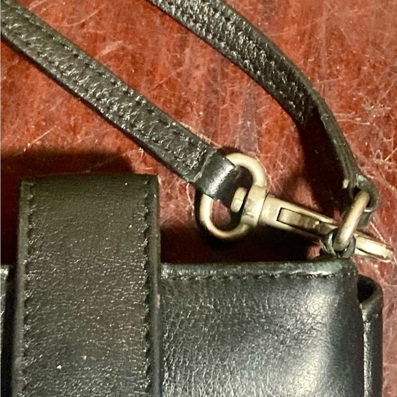 GENUINE LEATHER WRISTLET ILI NEW YORK TORONTO BLACK EUC - Picture 3 of 13